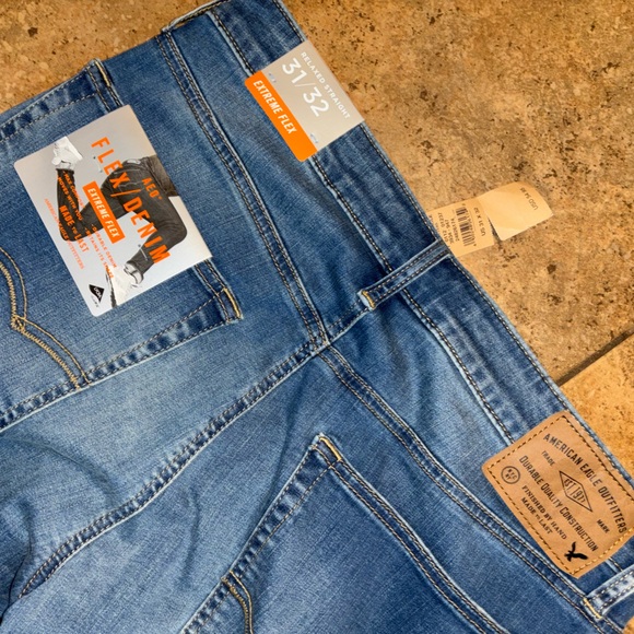 NWT American Eagle Jeans. 31X32. Waist-16”, inseam-31”, Length-41”. Retail $50. - Picture 3 of 5